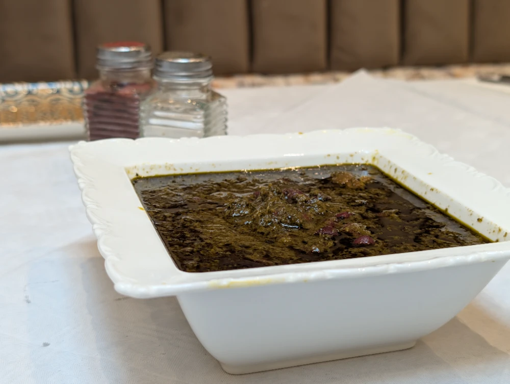 CHELO KHORESHT GHORMEH SABZI